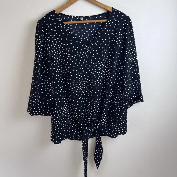 Black Women's Blouse Classy Polka Dot Shirt Dressy Work Flattering Size Large - Picture 1 of 16